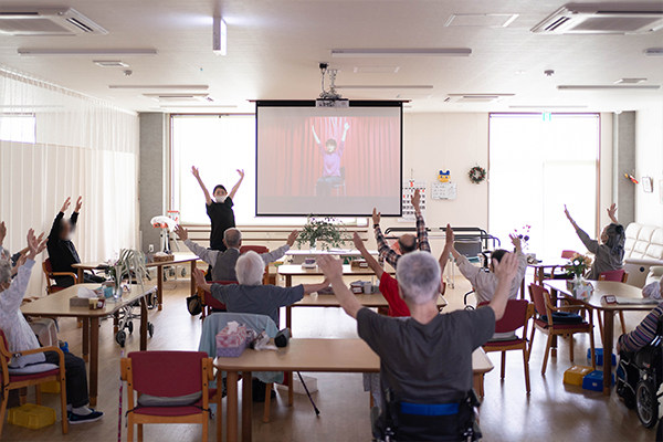 一日の流れ：機能訓練、レクリエーション、おたのしみイベントなど